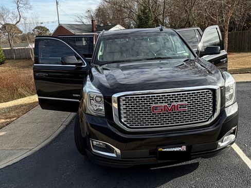 Used 2016 GMC Yukon Denali w/ Open Road Package AWD/4WD image 8