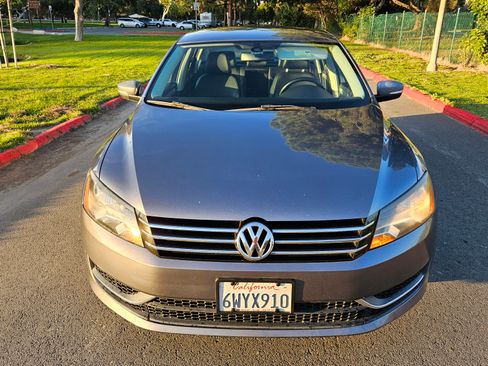 Used 2013 Volkswagen Passat 2.5 SE image 1
