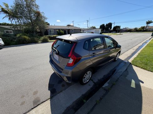 Used 2017 Honda Fit LX image 2