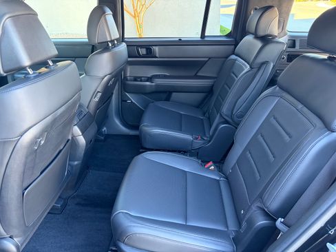 Used 2024 Hyundai Santa Fe Calligraphy image 8