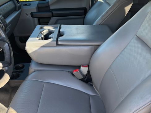 Used 2019 Ford F250 XL w/ Power Equipment Group image 9