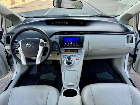 Used 2013 Toyota Prius Two image 16