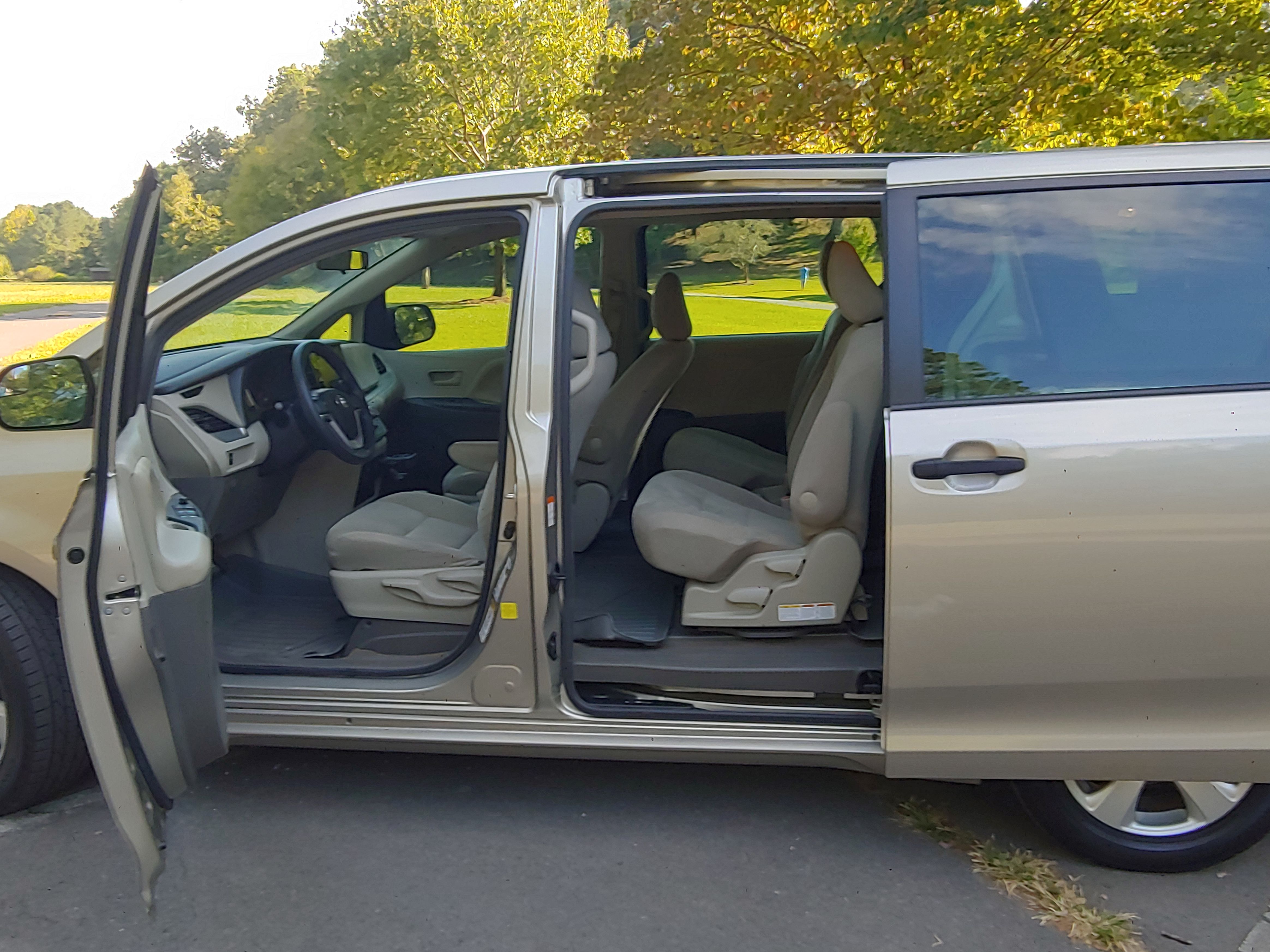 Used 2017 Toyota Sienna L FWD image 20