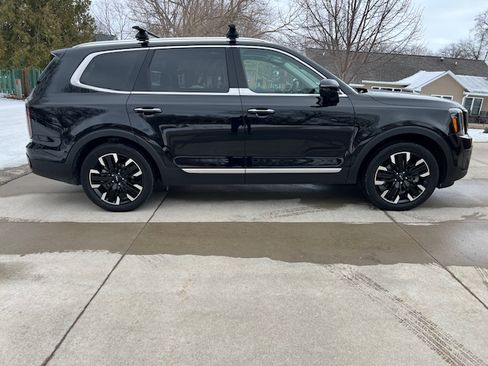 Used 2024 Kia Telluride SX Prestige w/ Towing Package image 8