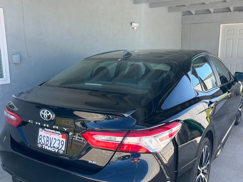 Used 2020 Toyota Camry SE w/ Carpet Mat Package image 11