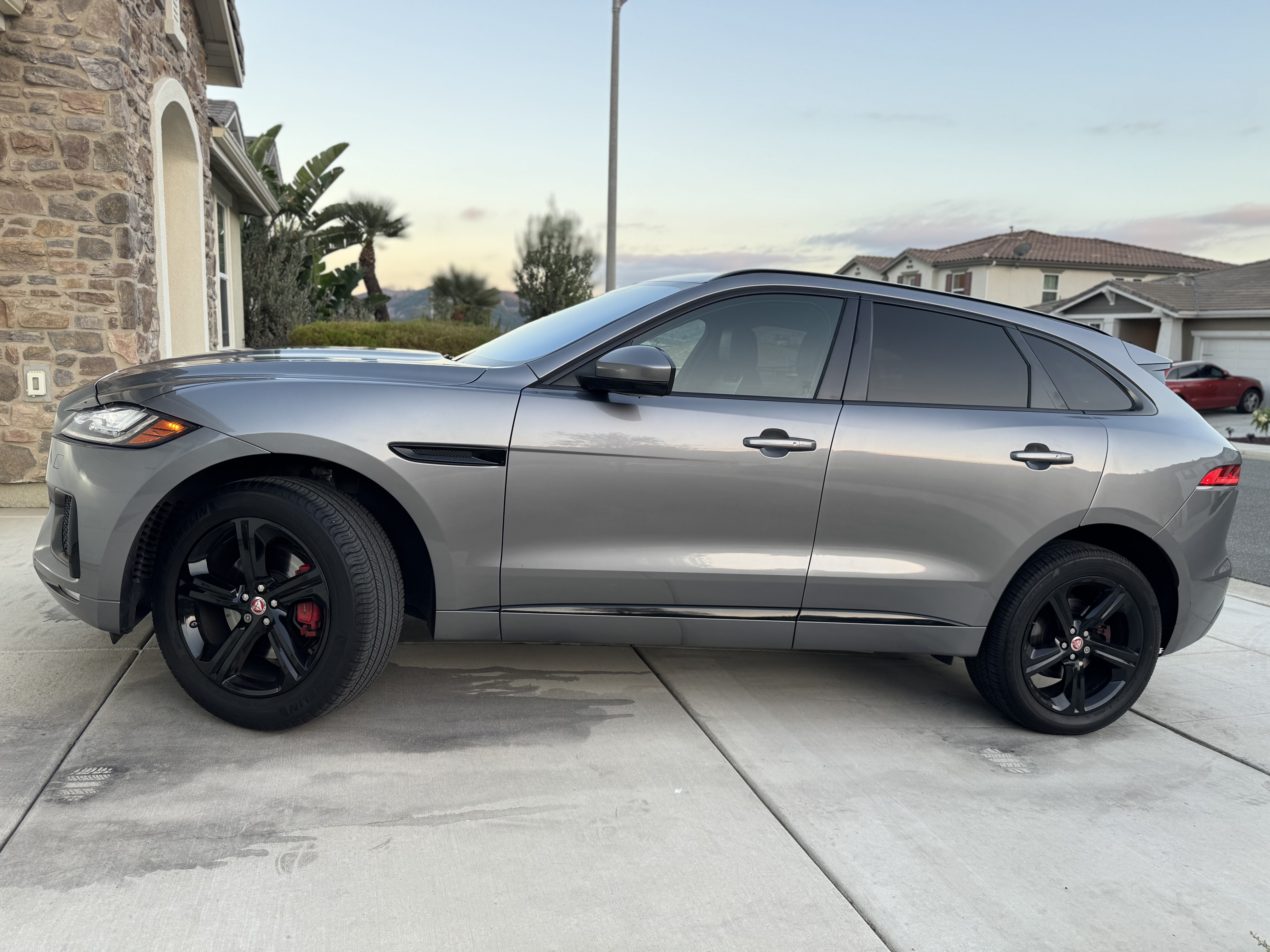 Used 2020 Jaguar F-PACE S AWD/4WD image 2