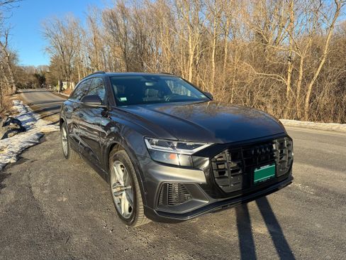 Used 2019 Audi Q8 Premium Plus w/ Premium Plus image 4