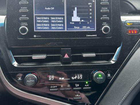 Used 2022 Toyota Camry LE image 14