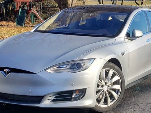 Used 2014 Tesla Model S image 2