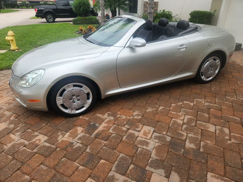 Used 2002 Lexus SC 430 Convertible image 4