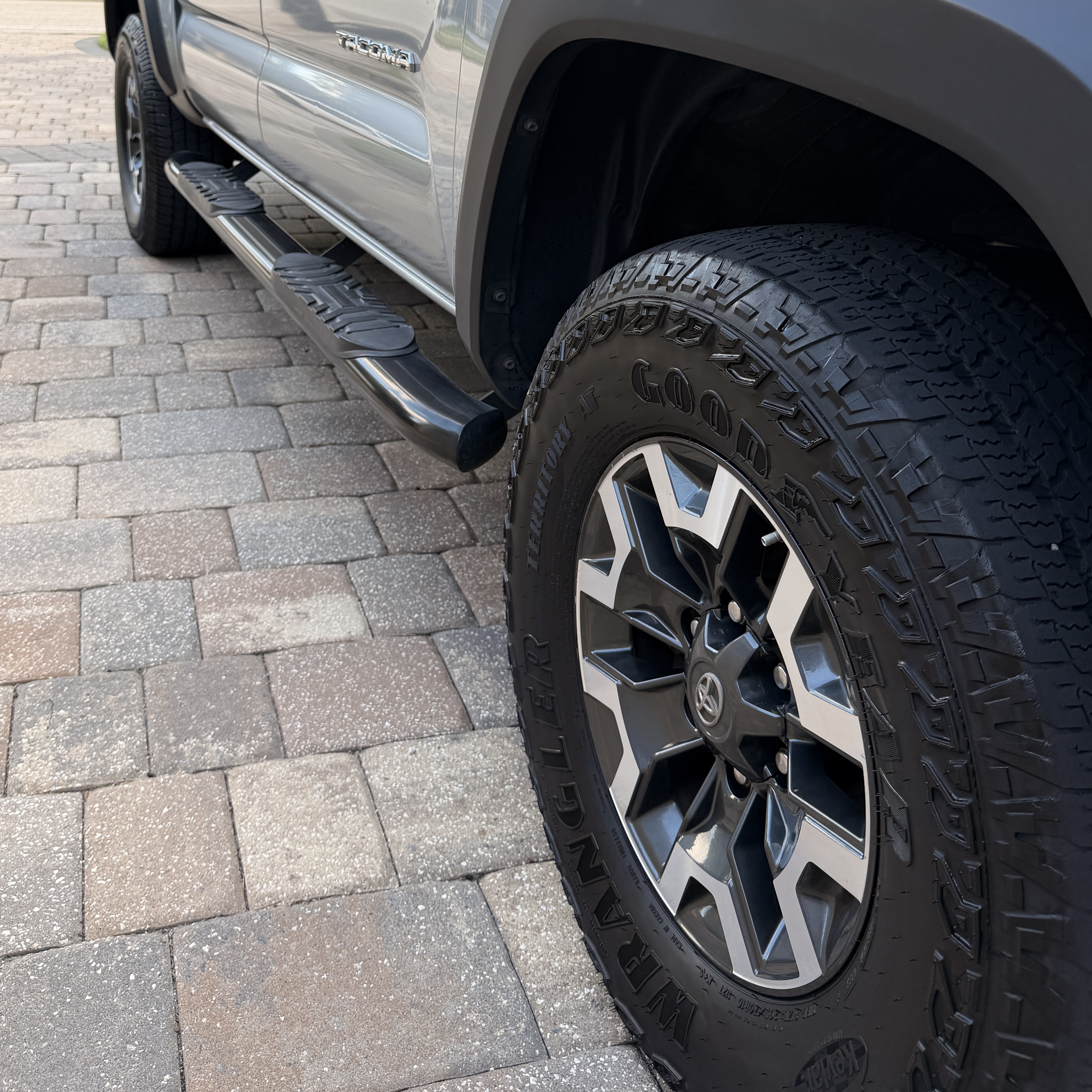 Used 2021 Toyota Tacoma TRD Off-Road w/ Technology Package RWD image 9