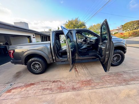 Used 2019 Ford F150 Raptor w/ Equipment Group 802A Luxury AWD/4WD image 8