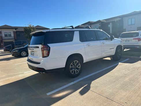 Used 2024 Chevrolet Suburban Z71 w/ Off-Road Capability Package image 5