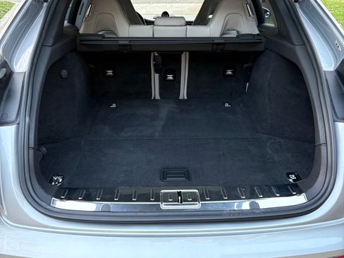 Used 2018 Porsche Panamera 4 w/ Premium Package image 12