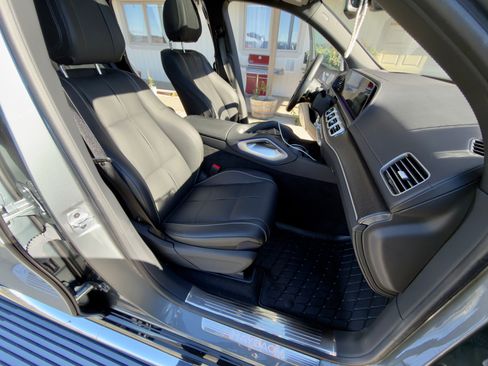 Used 2023 Mercedes-Benz Maybach GLS 600 4MATIC image 16