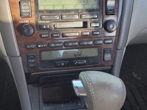 Used 2003 Toyota Avalon XLS image 7