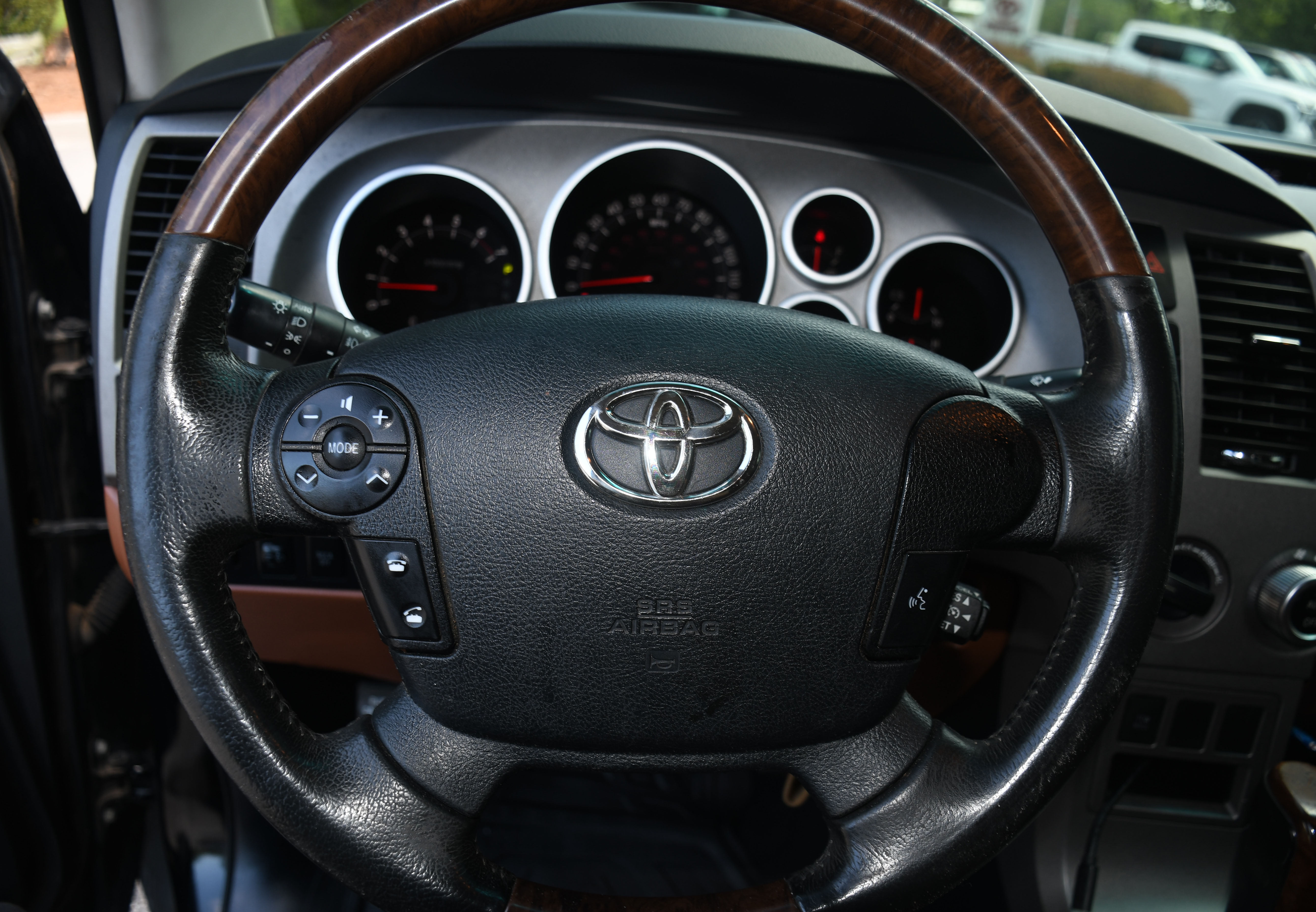 Used 2013 Toyota Tundra Platinum AWD/4WD image 12
