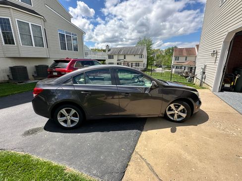 Used 2016 Chevrolet Cruze LT FWD image 4