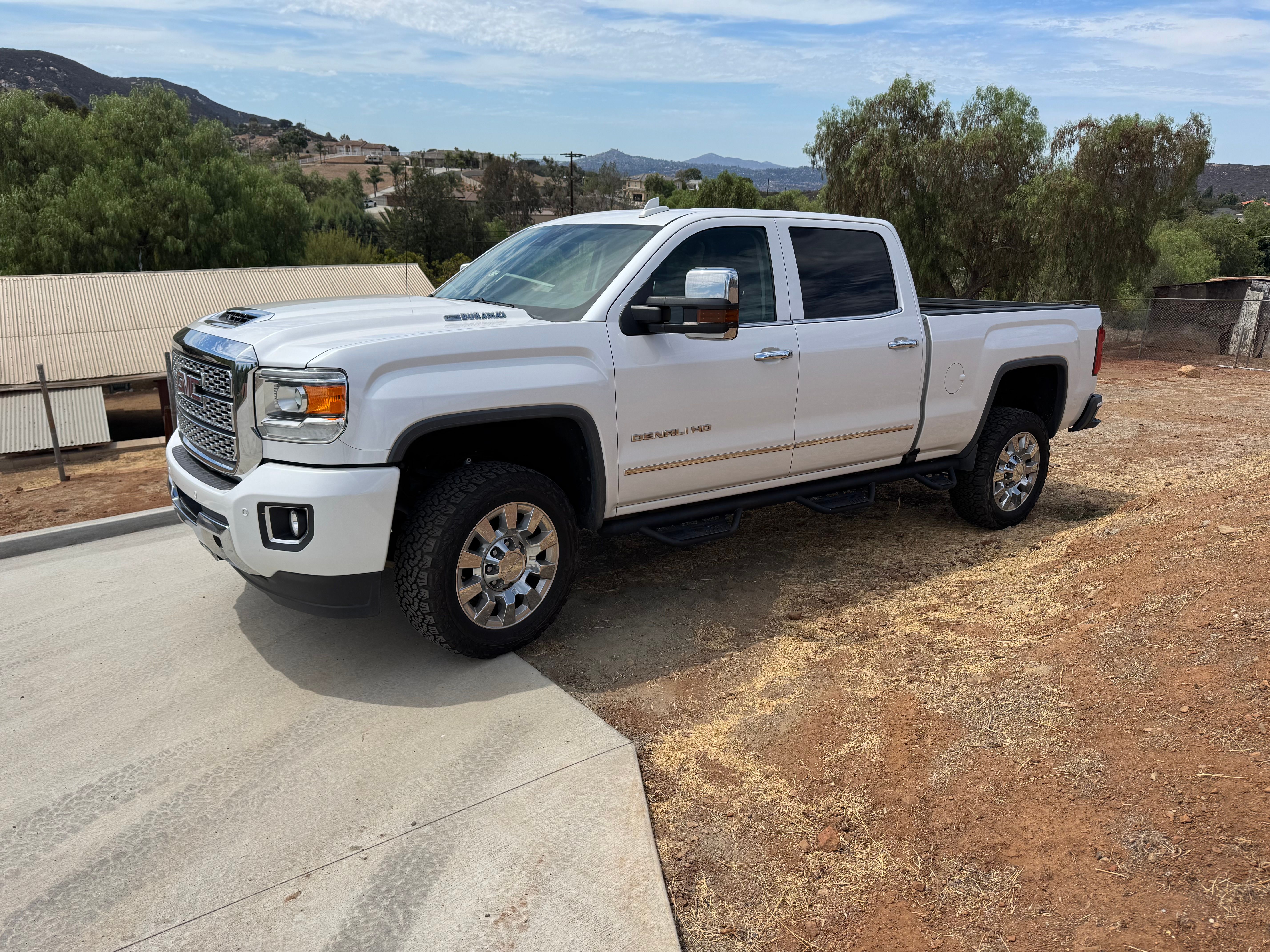 Used 2019 GMC Sierra 2500 Denali w/ Duramax Plus Package AWD/4WD image 6