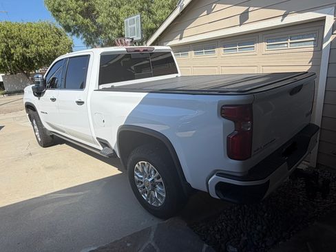 Used 2022 Chevrolet Silverado 3500 High Country w/ Safety Package II AWD/4WD image 4
