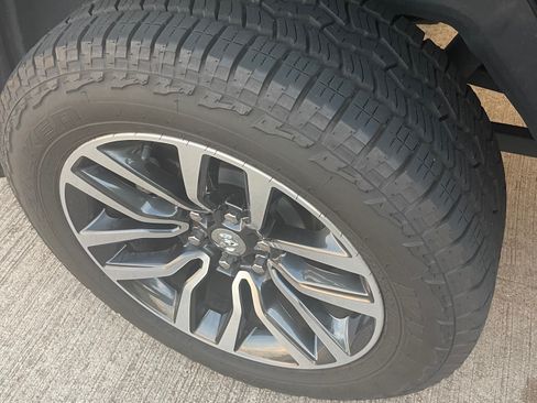 Used 2025 RAM 1500 Limited w/ Off Road Group image 22