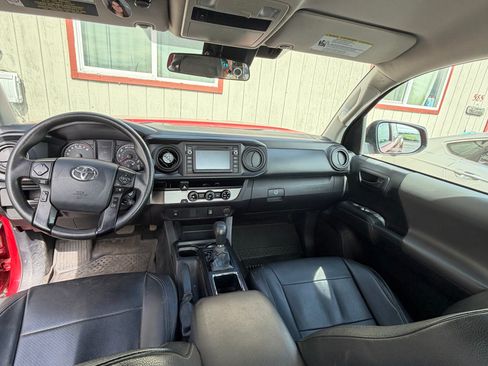 Used 2018 Toyota Tacoma SR RWD image 10