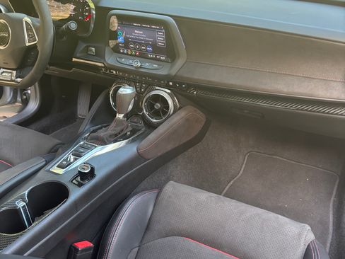 Used 2019 Chevrolet Camaro ZL1 RWD image 9