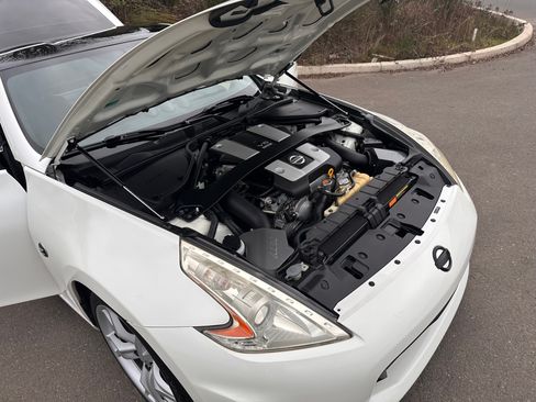 Used 2013 Nissan 370Z Touring w/ Sport Pkg image 24