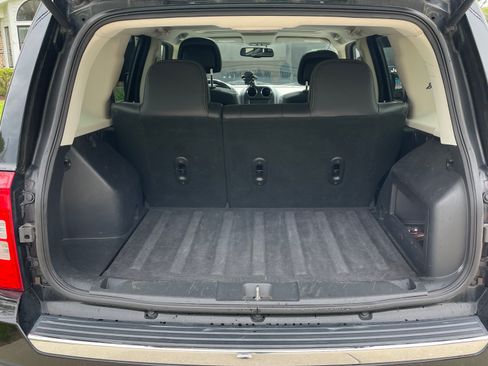 Used 2016 Jeep Patriot High Altitude AWD/4WD image 10