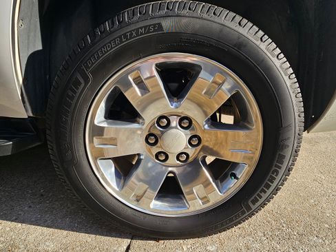 Used 2007 GMC Yukon SLT w/ SLT Preferred Equipment Group image 15