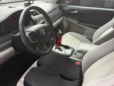 Used 2012 Toyota Camry LE FWD image 9