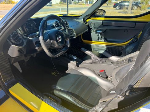 Used 2016 Alfa Romeo 4C Spider image 10