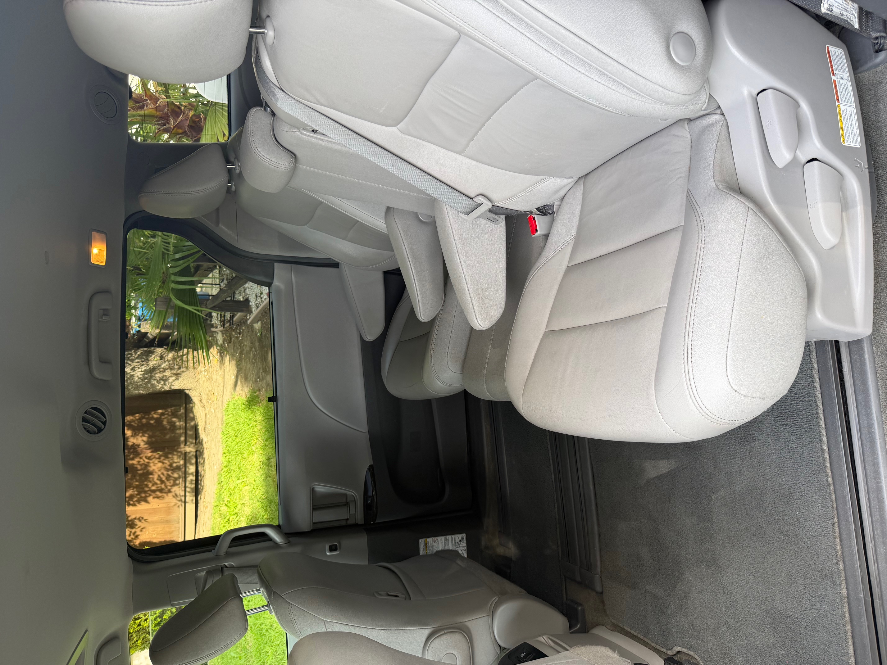 Used 2018 Toyota Sienna XLE FWD image 9