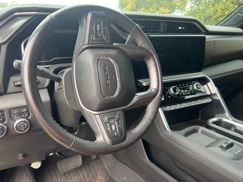 Used 2024 GMC Sierra 2500 Denali Ultimate AWD/4WD image 11
