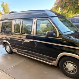 Used 1999 Ford E-150 and Econoline 150 RWD image 2