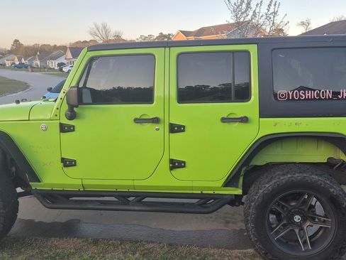 Used 2013 Jeep Wrangler Unlimited Rubicon w/ Connectivity Group image 1