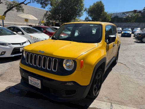 Used 2015 Jeep Renegade Sport w/ Power & Air Group image 2