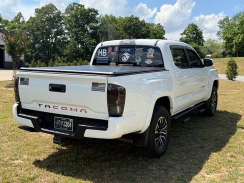 Used 2023 Toyota Tacoma TRD Sport AWD/4WD image 8