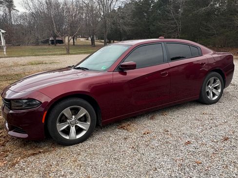 Used 2018 Dodge Charger SXT Plus image 4