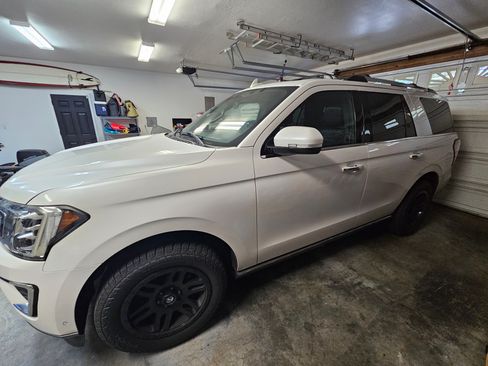 Used 2018 Ford Expedition Limited image 5