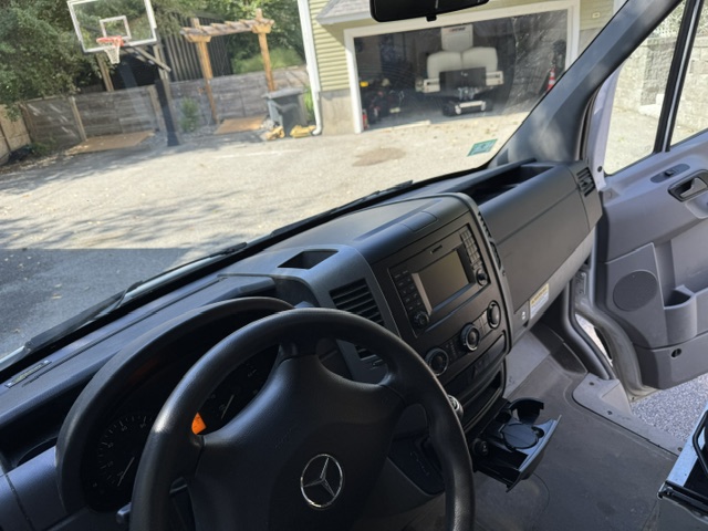 Used 2016 Mercedes-Benz Sprinter 2500 image 15