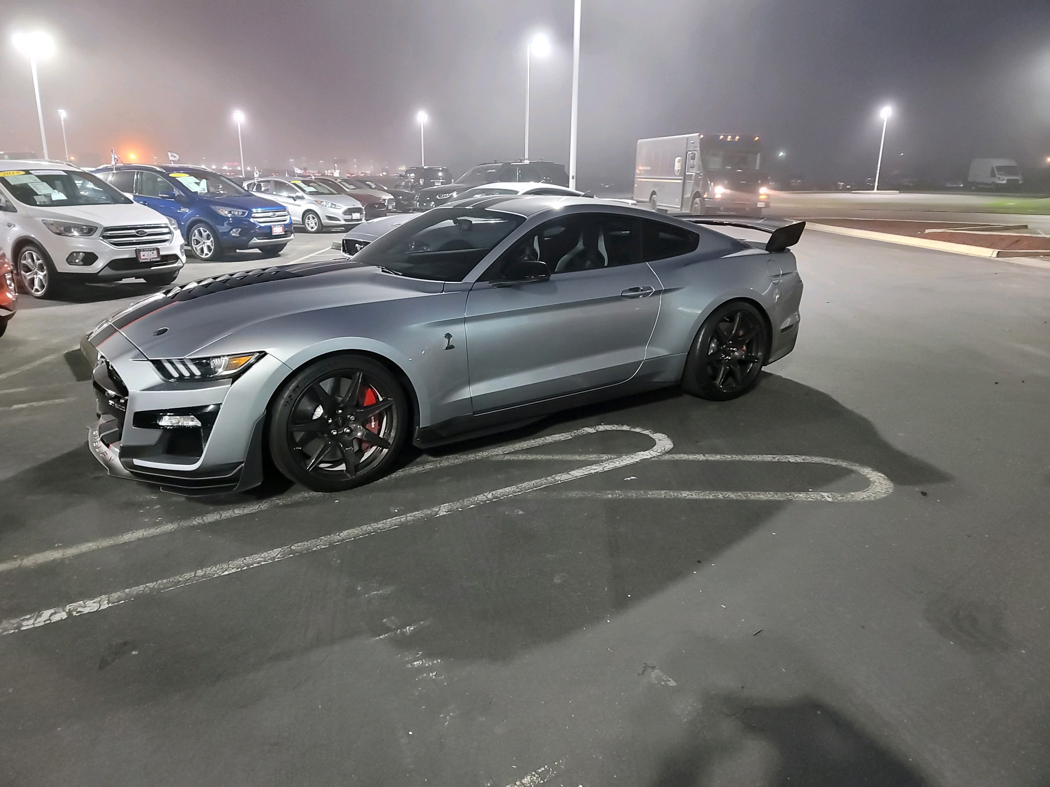 Used 2020 Ford Mustang Shelby GT500 w/ Carbon Fiber Track Pack RWD image 1