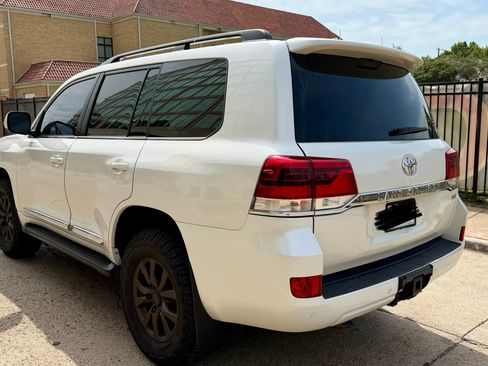 Used 2016 Toyota Land Cruiser AWD/4WD image 8