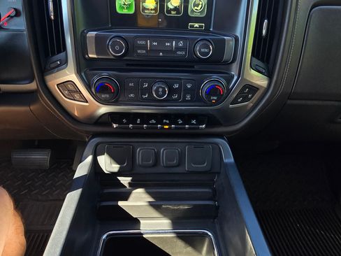 Used 2017 Chevrolet Silverado 1500 LTZ Z71 w/ LTZ Plus Package image 6