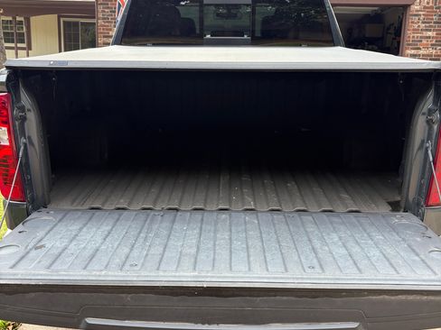 Used 2019 Chevrolet Silverado 1500 LT w/ Texas Edition image 15