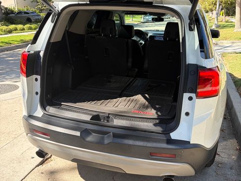 Used 2018 GMC Acadia SLT AWD/4WD image 6