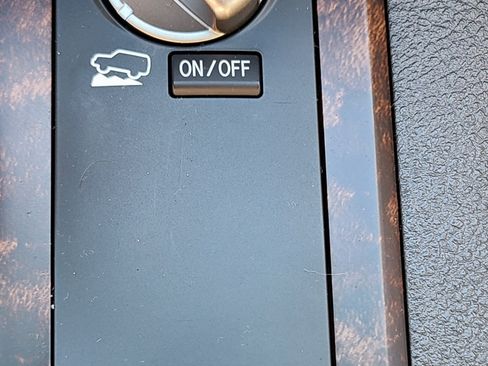 Used 2011 Toyota Land Cruiser w/ Upgrade Pkg image 20