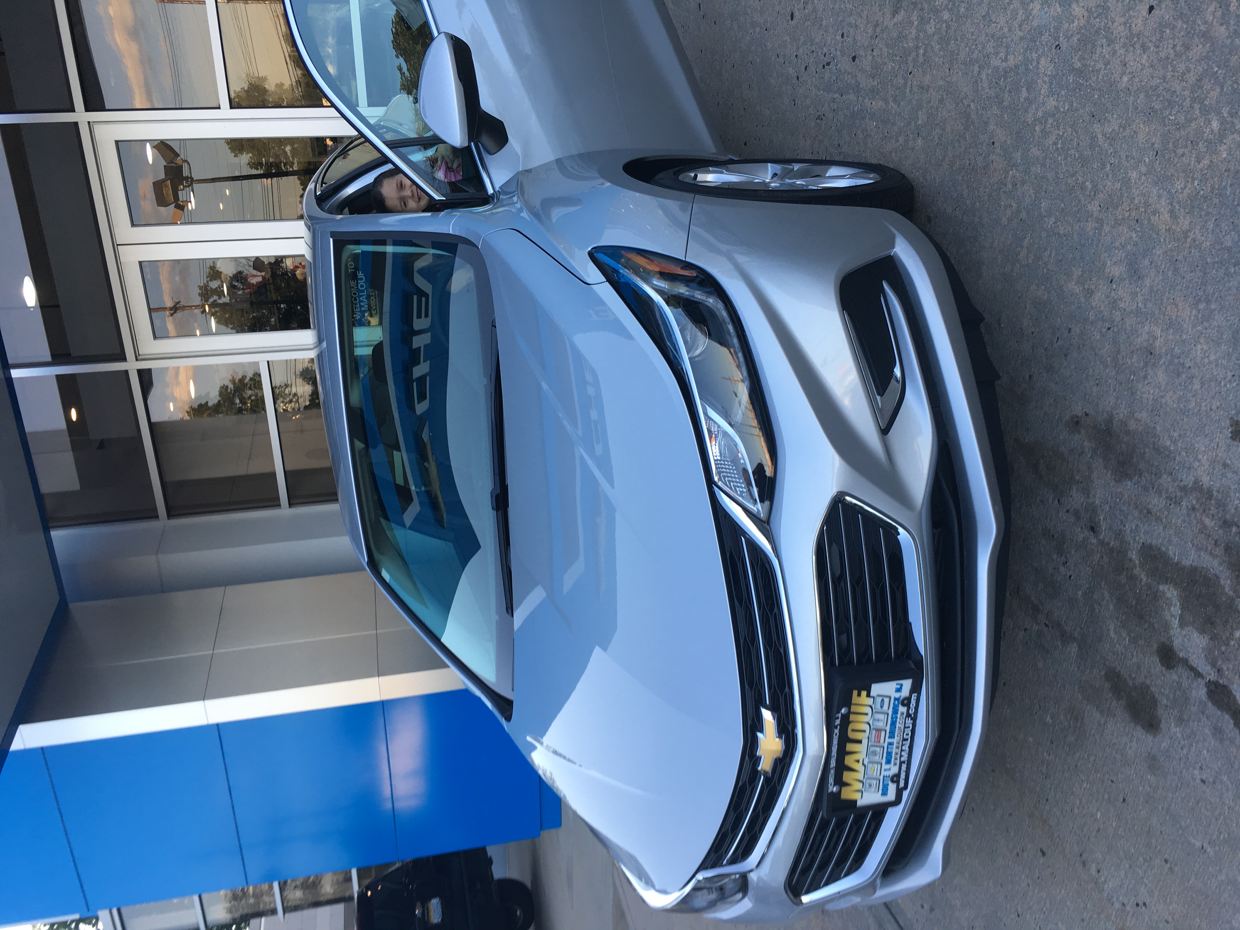 Used 2017 Chevrolet Cruze Premier FWD image 2