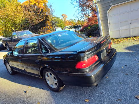 Used 1993 Ford Taurus SHO image 10