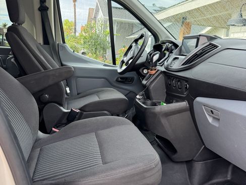 Used 2019 Ford Transit 150 XLT image 6